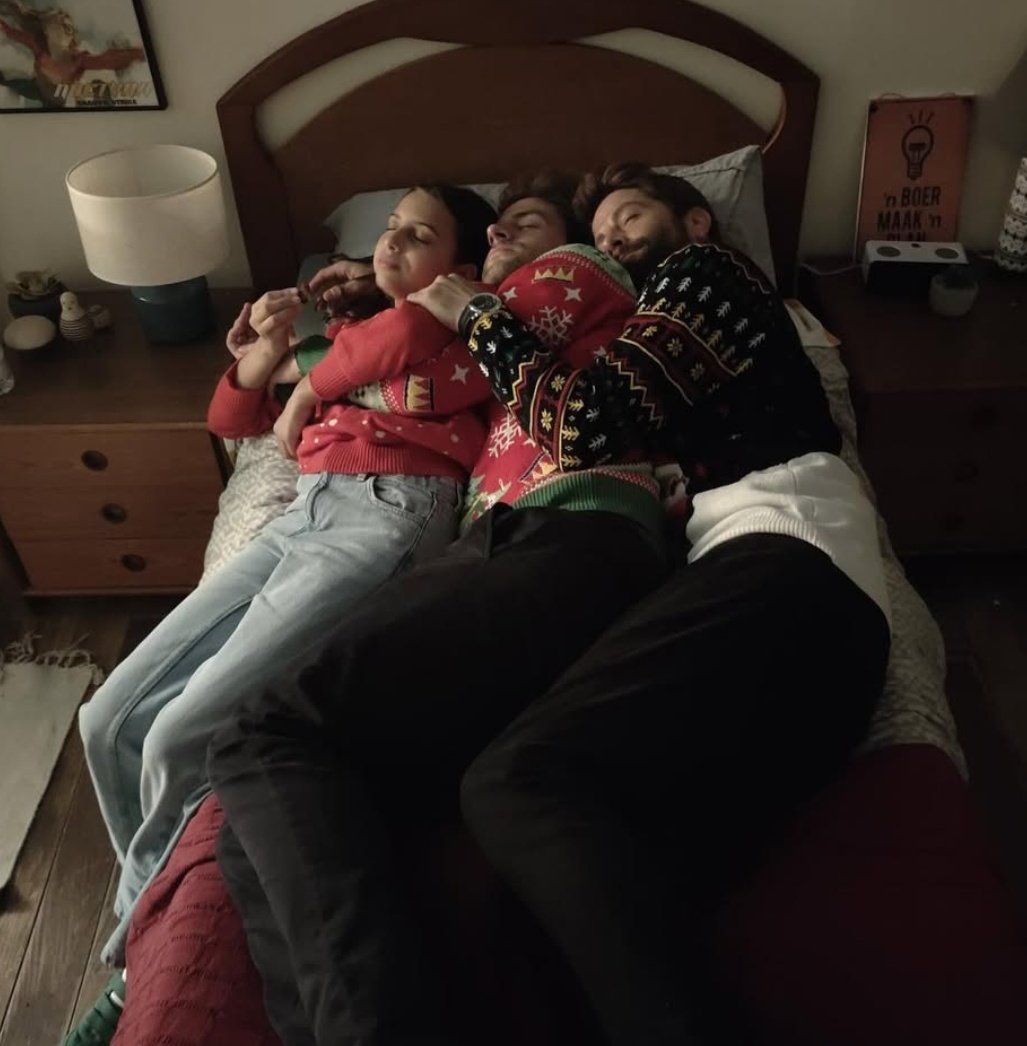 out of context los protegidos tweet media