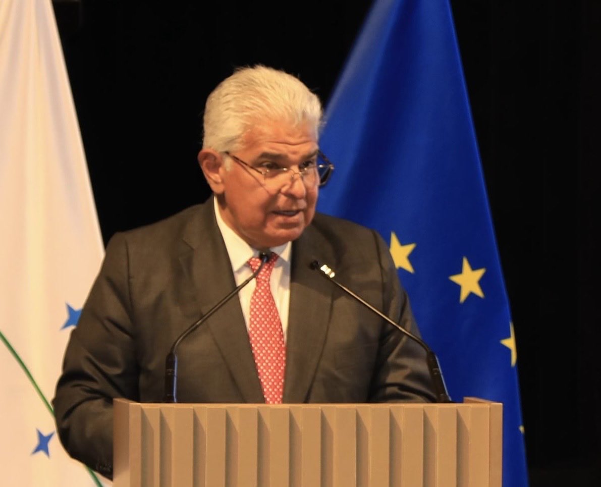 Presidente Mulino viaja a Davos para impulsar inversiones estratégicas en Panamá desde el Foro Económico Mundial

El presidente de la República, <a href="/JoseRaulMulino/">José Raúl Mulino</a> viajó este domingo hacia la  ciudad de Davos, Suiza, para participar, por segundo año consecutivo, en el Foro Económico