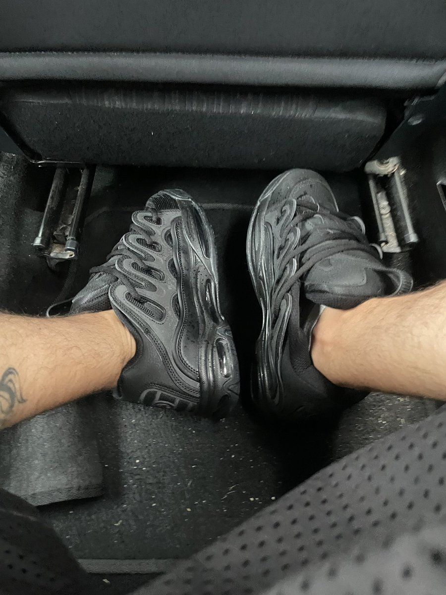 Skater Sagger INTL tweet media