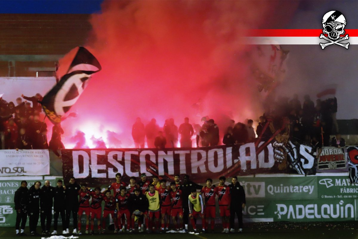 bukaneros92's tweet photo. Ser joven y no ser ultra es una contradicción hasta biológica. 

Quintanar del Rey - Rayo B. https://t.co/oEg62ZSFJf