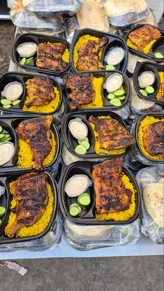 urfavdentist__'s tweet image. بإذن الله هنعمل وجبات اطعام الجمعه ساعدوني
اجمع اكبر عدد وجبات ونطعم ناس غلابه جدا وعاوزين نحاول نعملهم لحمه 
للمساعده وتقدرو تيجو توزعو معانا وتجيبو وجبات بنفسكم وتوزعو وتشوفو الوضع 
محدش يكسل❤️
المنطقه محتاجه جداوبيستنو الوجبه
Cash 01069874675 
و انستا باي m.farag1994@instapay