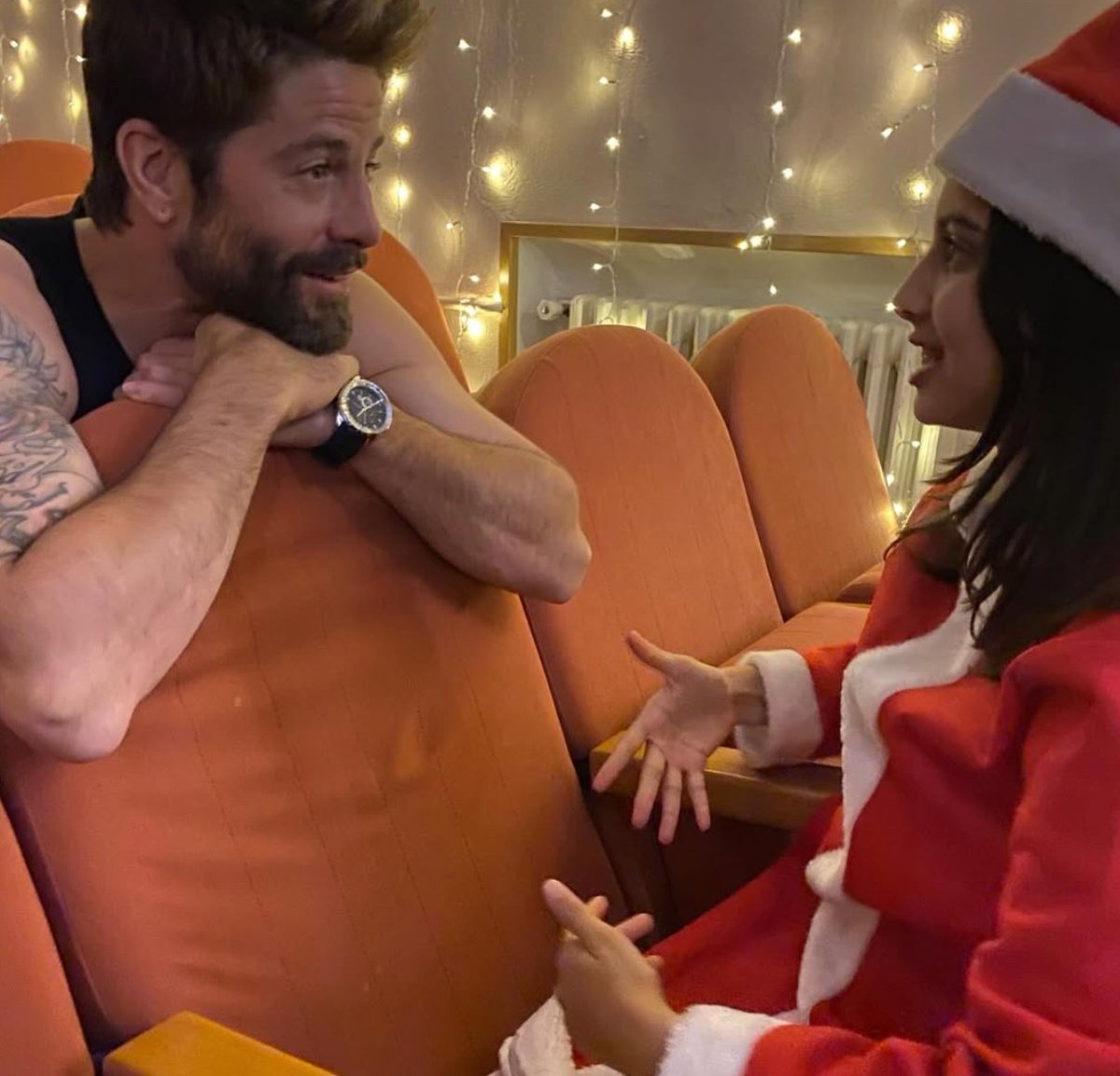 out of context los protegidos tweet media