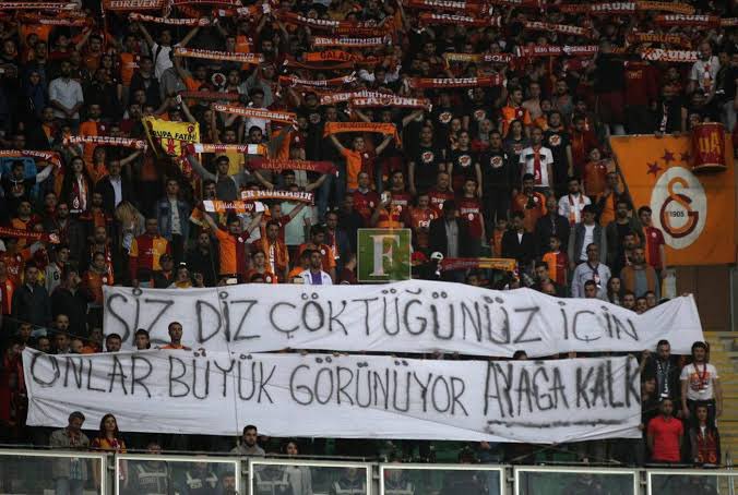 emrahgrgen's tweet photo. Sen Şampiyon Olacaksın Seni Sevmeyen Ölsün Ölsün https://t.co/7eqFTd23xX