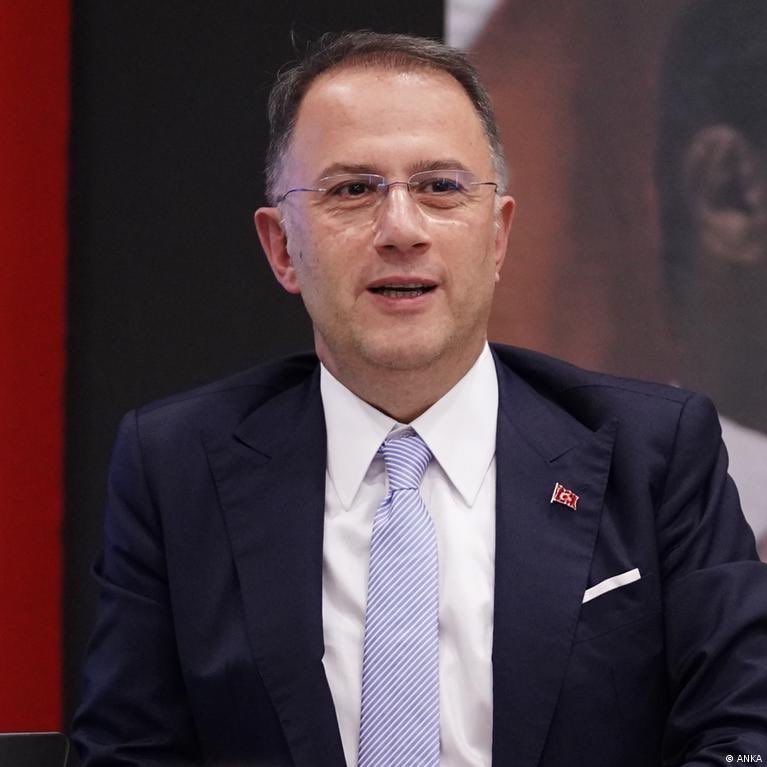 ‼️Mahkeme  derhal tahliye kararı vermelidir!
          📍Ne bekliyorsunuz? 
📍Hastalığın nüksetmesini mi yada enfeksiyon kaparak hayati tehlike geçirmesini mi?
 📍Adalet ve vicdan duygunuz yeterince yoksa sizin hukuk dünyasına katkıda bulunmanız mümkün değildir.