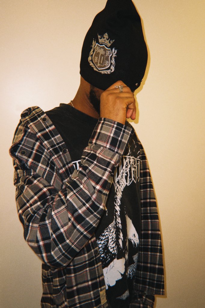 Nerdsnpercs's tweet photo. Day 1 on how to wear your beanie https://t.co/keMalFXgAH