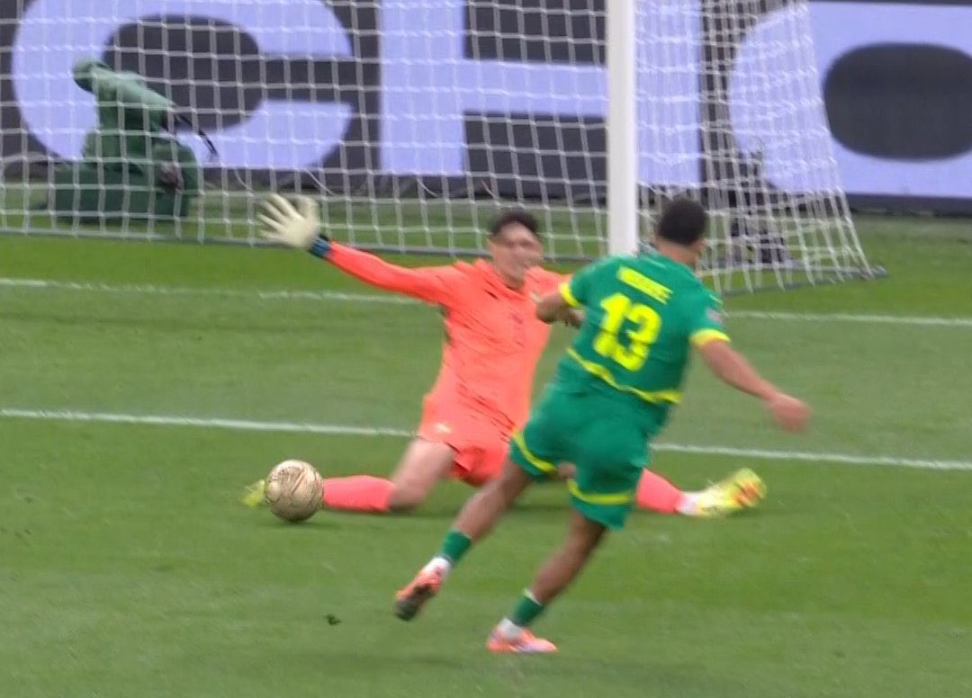 _bmbarak's tweet photo. It's the 23rd of June 2026. 

England vs Ghana (Fifa World Cup)

Gillette Stadium 

Ghana leads 1-0 

At the 89th minute, Benjamin Asare makes this save against Harry Kane. I am only imagining bro! https://t.co/UYWeCh4xFR