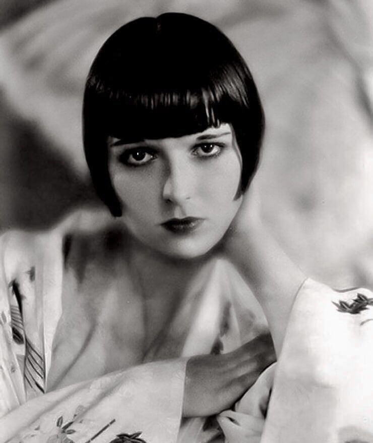 ForeverLouiseB1's tweet image. Louise from the “kimono session” by Eugene Robert Richee, 1927. I invite you to focus on her eyes for five seconds.