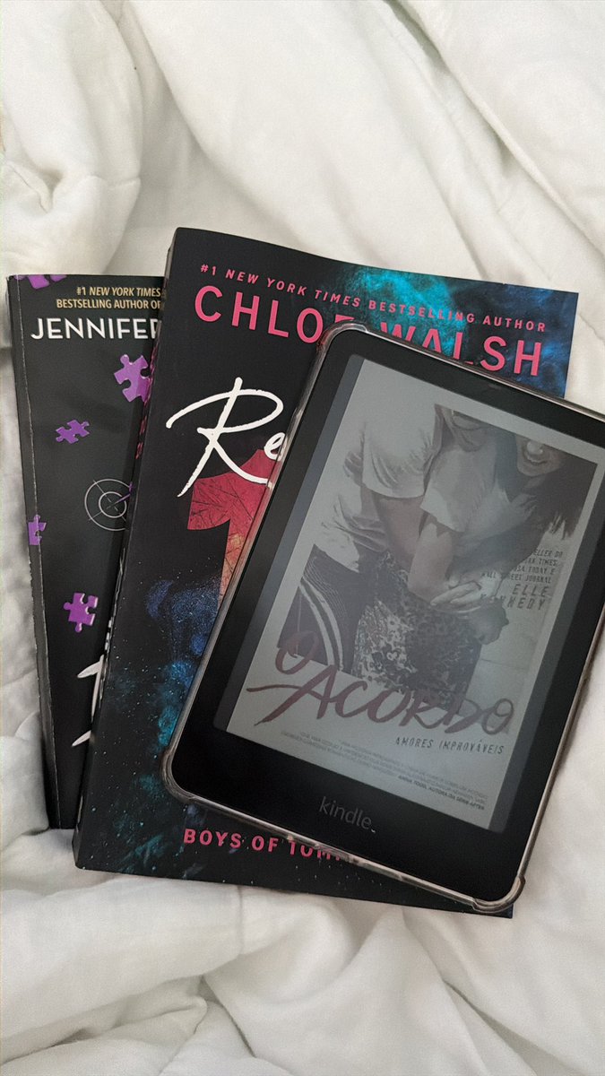 lyaontour's tweet image. aquela amiga que não consegue ler só uma coisa de uma vez