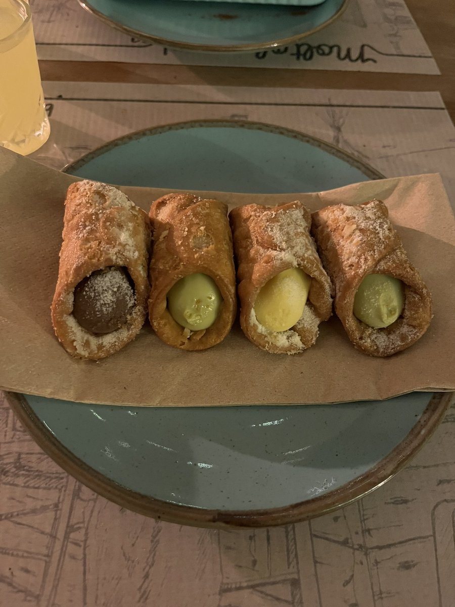 on the menu as ‘4 little italian pastries’