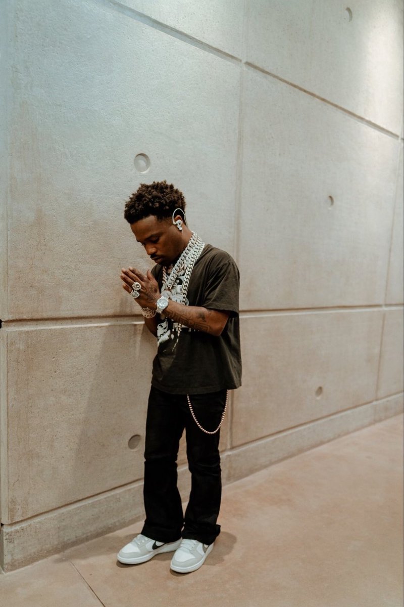 mymixtapez's tweet image. Rumors are circulating that Roddy Ricch might be shelving The Navy Album for good.

It’s been delayed 6 times since 2024.