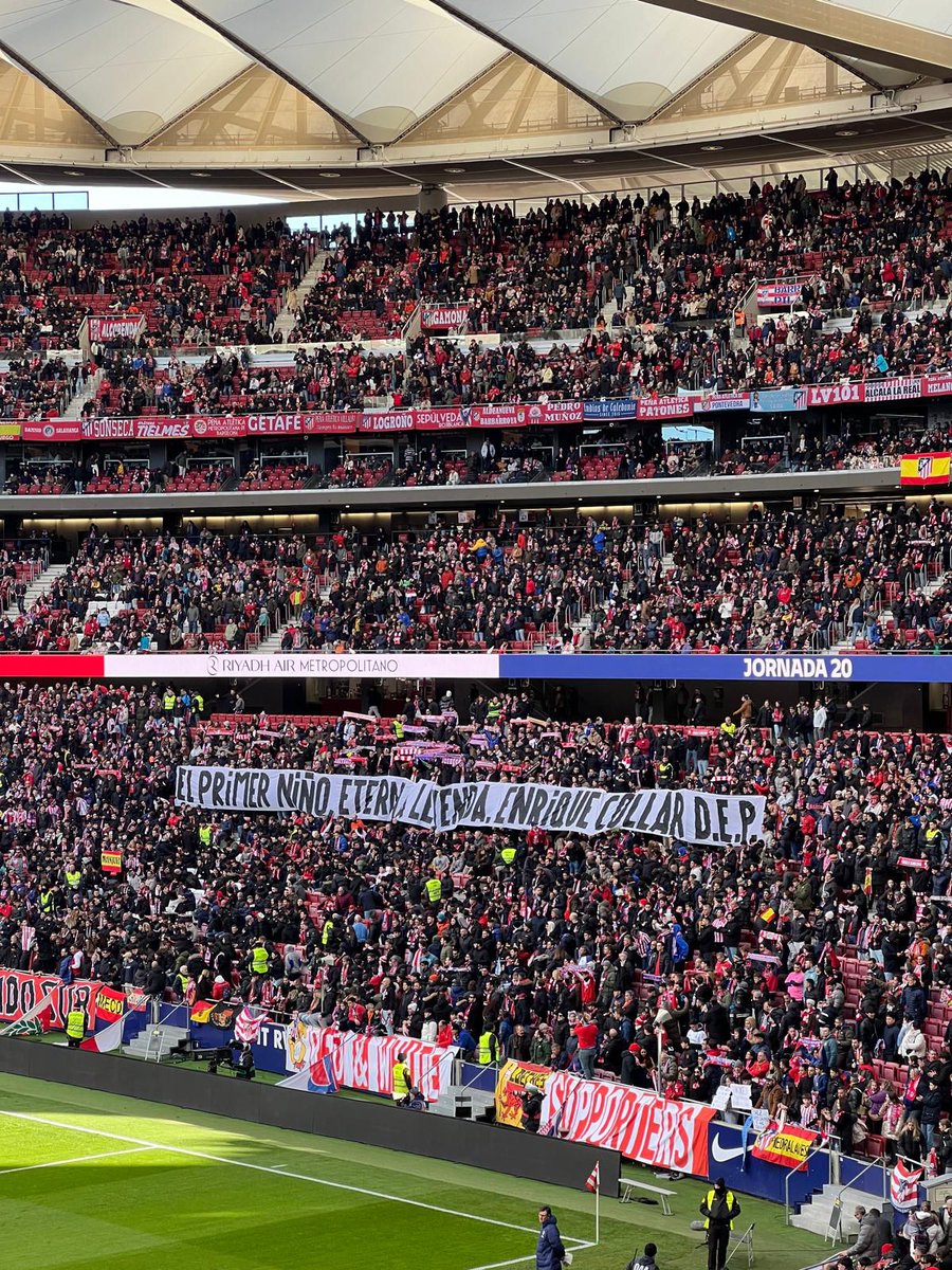 alfredocollarf's tweet image. Muchas gracias @FA82Oficial  por la pancarta. Todo un detalle. EL PRIMER NIÑO!!!!