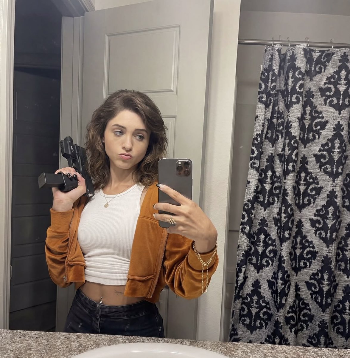 Guysloveguns's tweet image. 