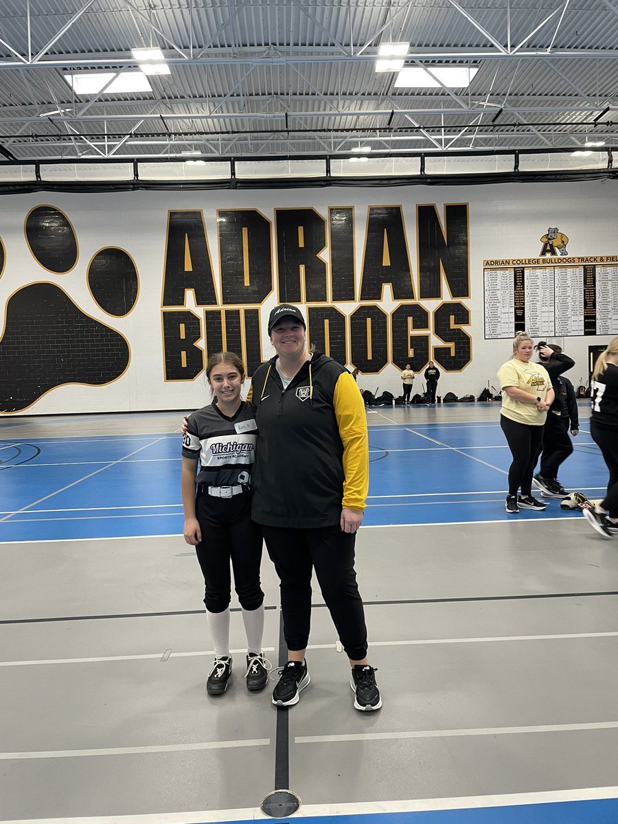 EvaBreitner99's tweet photo. A huge thanks to @AC_softball for this amazing softball camp! I learned tons of new things and met so many new faces! https://t.co/oiait0ZLkV