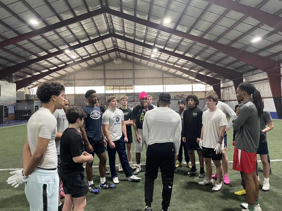 JuiceWa45's tweet image. Shout out to @DexLawsonJr &amp;amp; @marquisarmani we appreciate the wise words and mentorship……..

STEADY CLIMB. #DBNATION