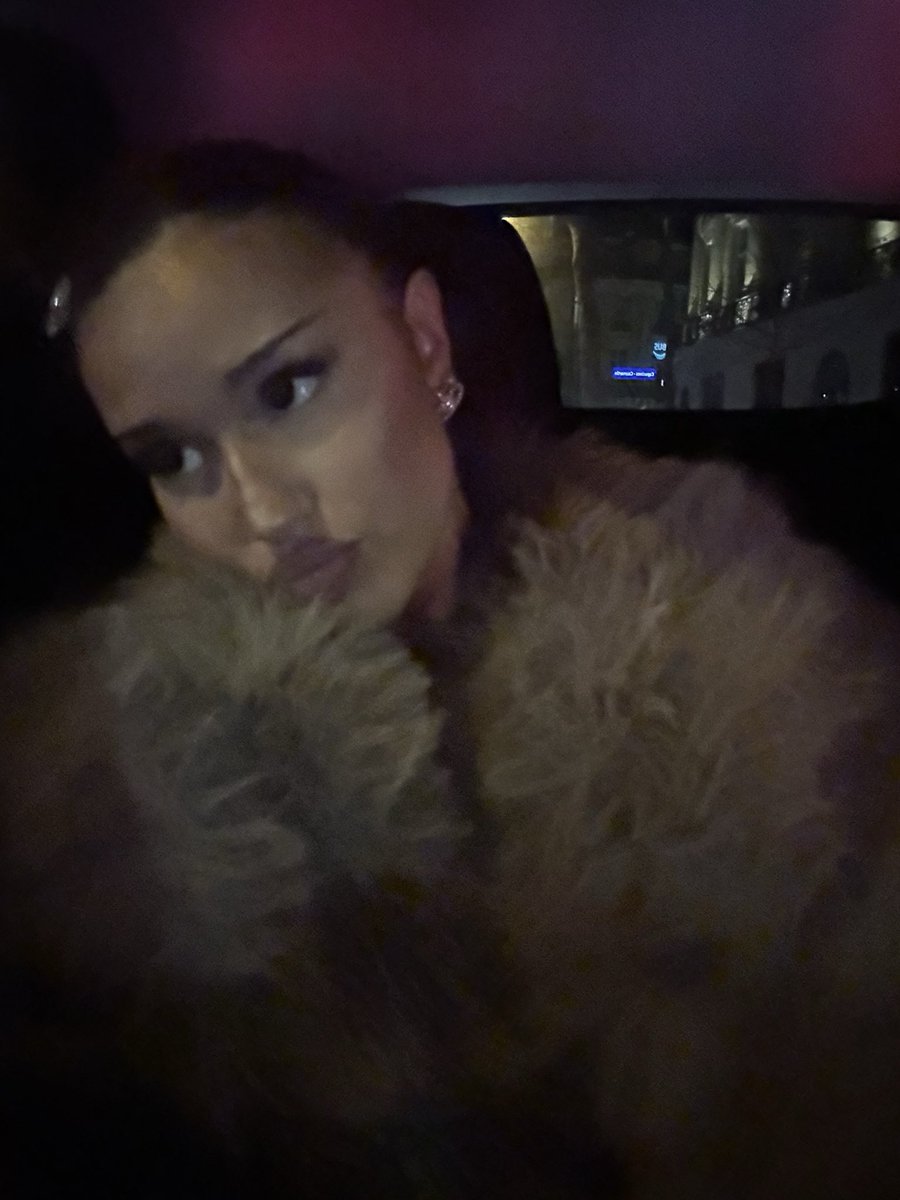 ele ྀིྀི tweet media