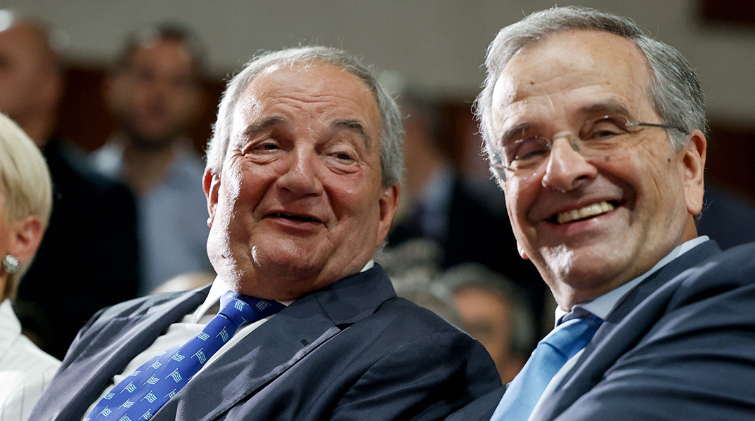 DejaLogic's tweet image. Οσον αφορά την αφιξη της υπερσύγχρονης
φρεγάτας "Κίμων" ακούσαμε τι είπε ο κάθε τριτοτέταρτος αριστερός που ετσι κι αλλιώς παίζει συγκεκρινένη κασέτα.
Εμένα ομως με ξεπερνά το οτι αυτοί οι δυό πρώην πρωθυπουργοί και πατριώτες, βεβαίως βεβαίως,
δεν εκαναν τήν παραμικρή δήλωση.