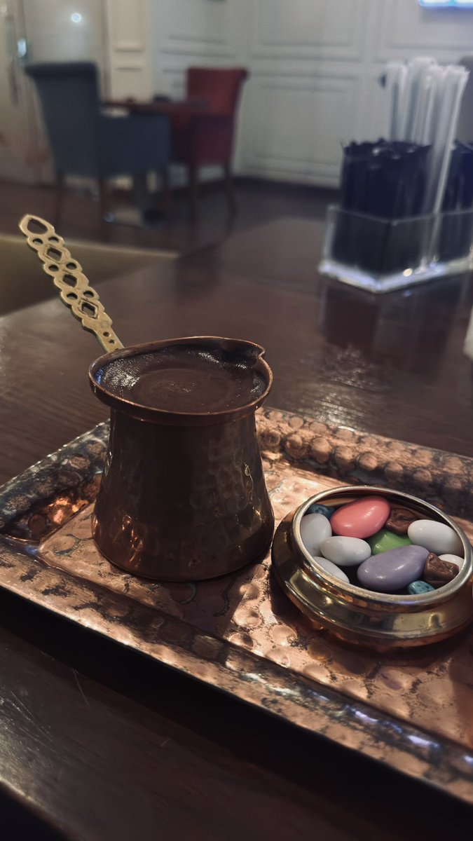 مع مرور الوقت ستتغير نفسياً
لن تُبالي لرحيل أحد من حياتك 
وَ لن تحارب لبقاء أحد
ستتصرف بعقلانيه ولن تنصدم من شيء 🍂