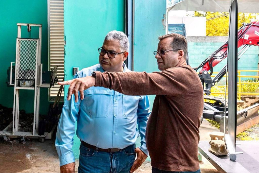 EdwardONeill51's tweet photo. Agradezco a la gobernadora @Jenniffer y al director ejecutivo de la @AcueductosPR Ing. Luis González por este importante anuncio y por atender con prioridad una obra de infraestructura crítica como la Estación de Bombas Finca Rosso 1. 

En #Guaynabo, miles de familias han enfrentado por años interrupciones y bajas presiones en el servicio de agua, y hoy vemos un paso firme hacia una solución permanente. Esta inversión de $10.7 millones, junto al inicio de los trabajos, representa un compromiso real con la calidad de vida de nuestra gente y con la resiliencia del sistema.