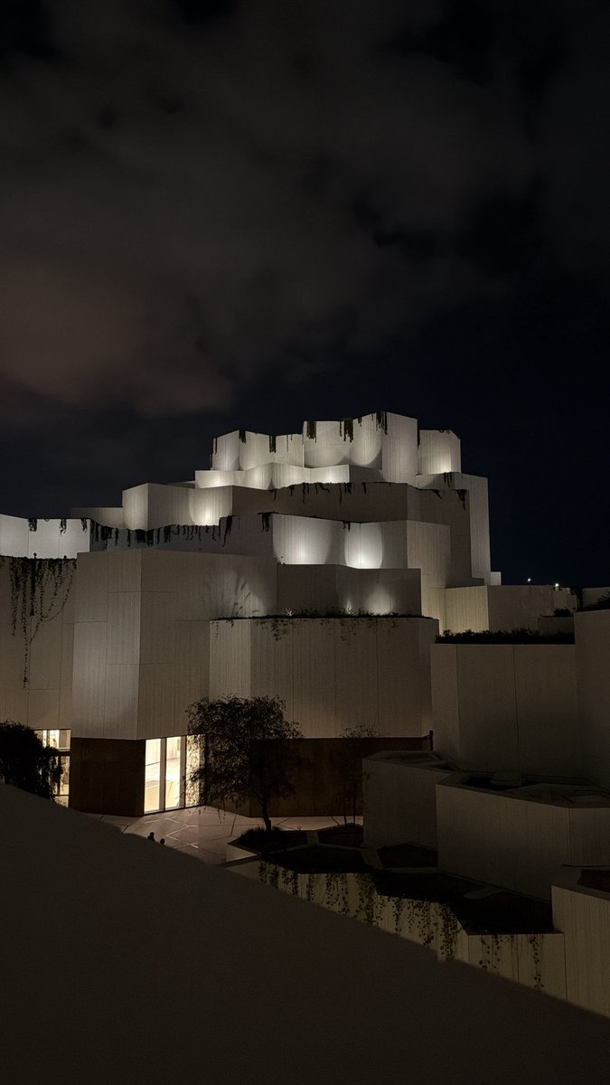 Night at the museum 🦕🐘🍃