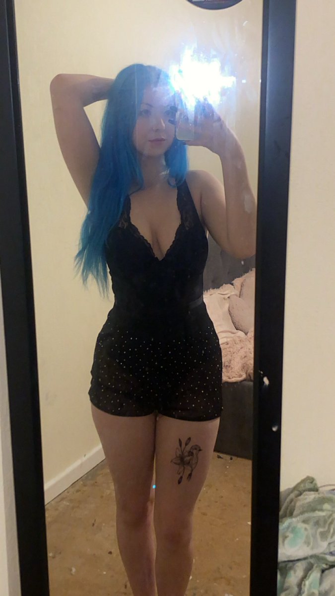 livbethgoddess's tweet photo. Active now, who’s bank am I draining tonight 💷😉 #findom #drain #wankchat #slave https://t.co/KVsAEdxJNJ