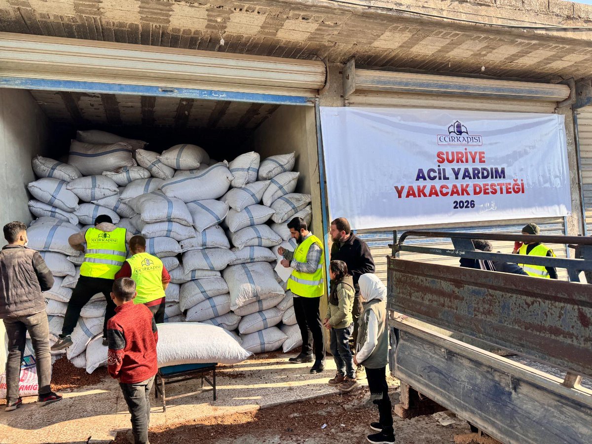 📍 SURİYE

Ecir Kapısı Derneği olarak, Suriye’de dondurucu soğuklarla mücadele eden ihtiyaç sahibi ailelere yakacak desteği ulaştırdık.

Rabbimiz bu hayra vesile olan tüm kardeşlerimizden razı olsun.🤲