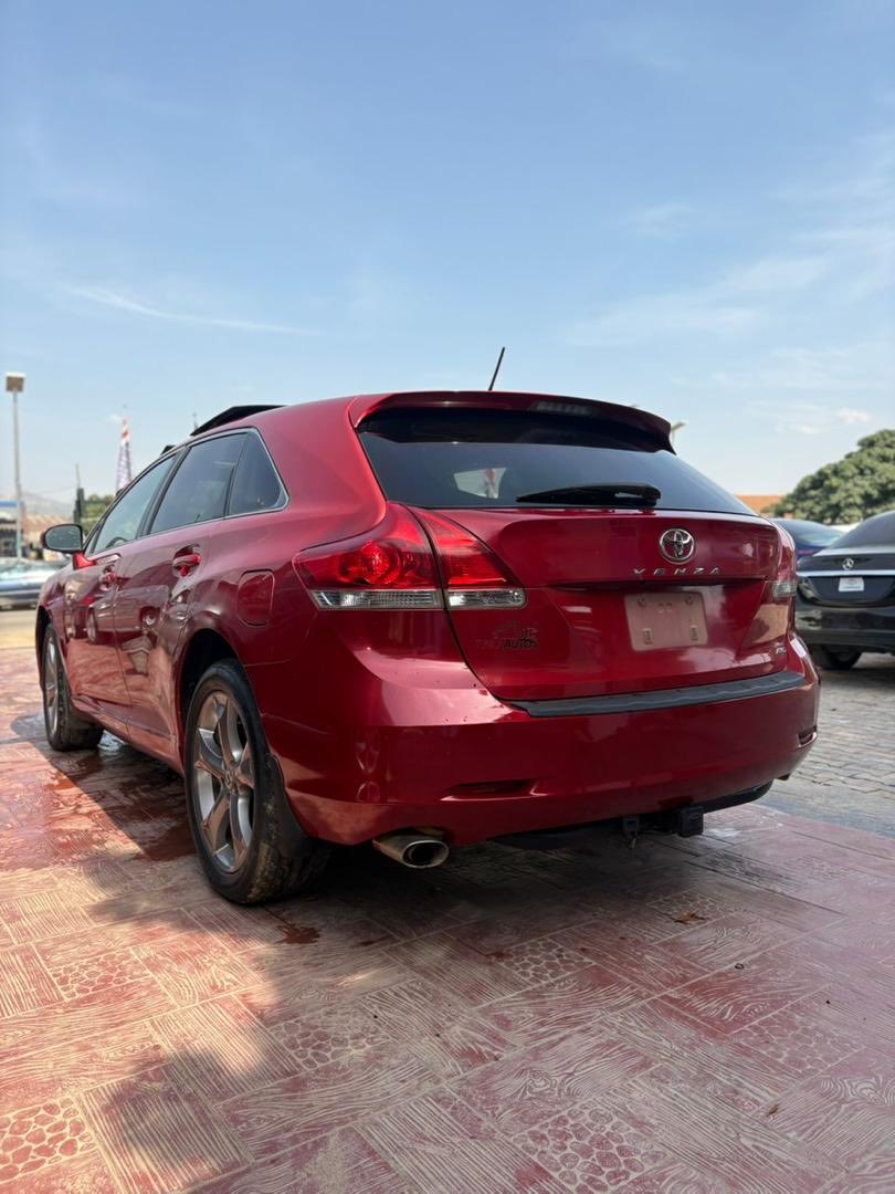 henry_kindness's tweet photo. Would you rather buy a clean used car or a brand new one with no AC? 🤔 Explain.”#toyota #hondafc https://t.co/InAaDRqdS0