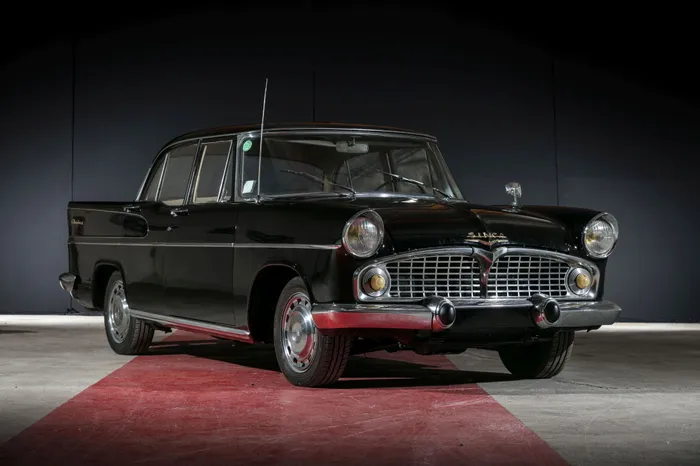 YannRobichon's tweet image. Happy #SimcaSunday / #SundaySimca!... 
Simca Chambord (1961). 
#Auto #Automobile #Automobiles #Autos #Car #CarHistory #Cars #CarsHistory #ClassicCar #ClassicCars #FrenchCar #FrenchCars #Photo #Photographie #Photography #RetroCar #RetroCars #SimcaInEnglish #VintageCar #VintageCars