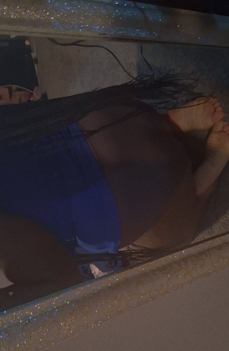 theownerserena's tweet image. Kneeling for it is your only option