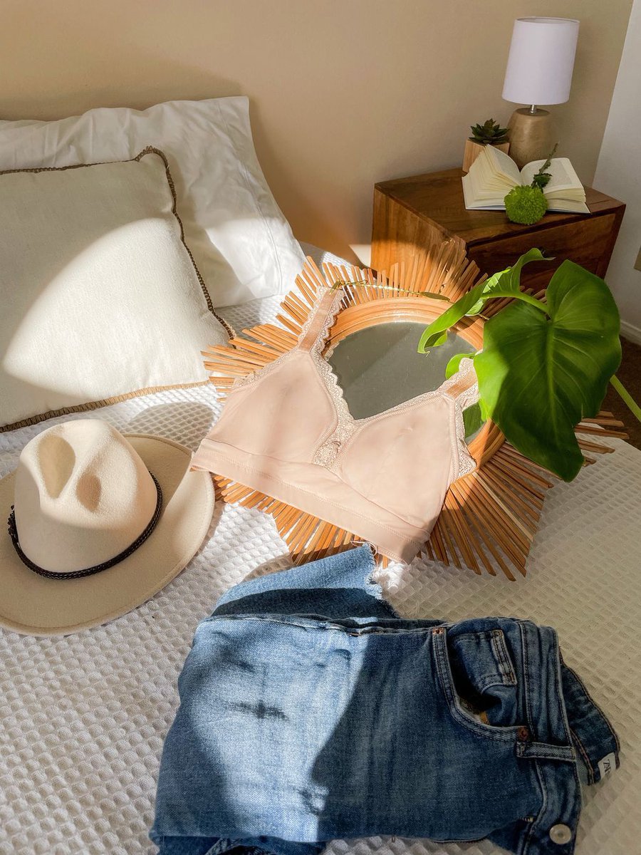 ParfaitLingerie's tweet image. Soft lace. Cozy light. Everyday comfort.
Sometimes, the simplest pieces are the ones you love the most. 🤍

#CozyStyle #LaceBralette #EverydayComfort