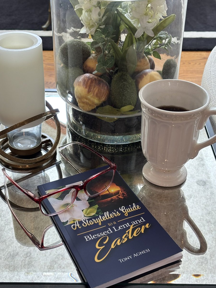 TonyAgnesi's tweet photo. Dive into reflections of grace and renewal every day. Discover your own path toward Easter joy in my new book! https://t.co/5Z2KXhF4UR https://t.co/XH9ZDFG9ya