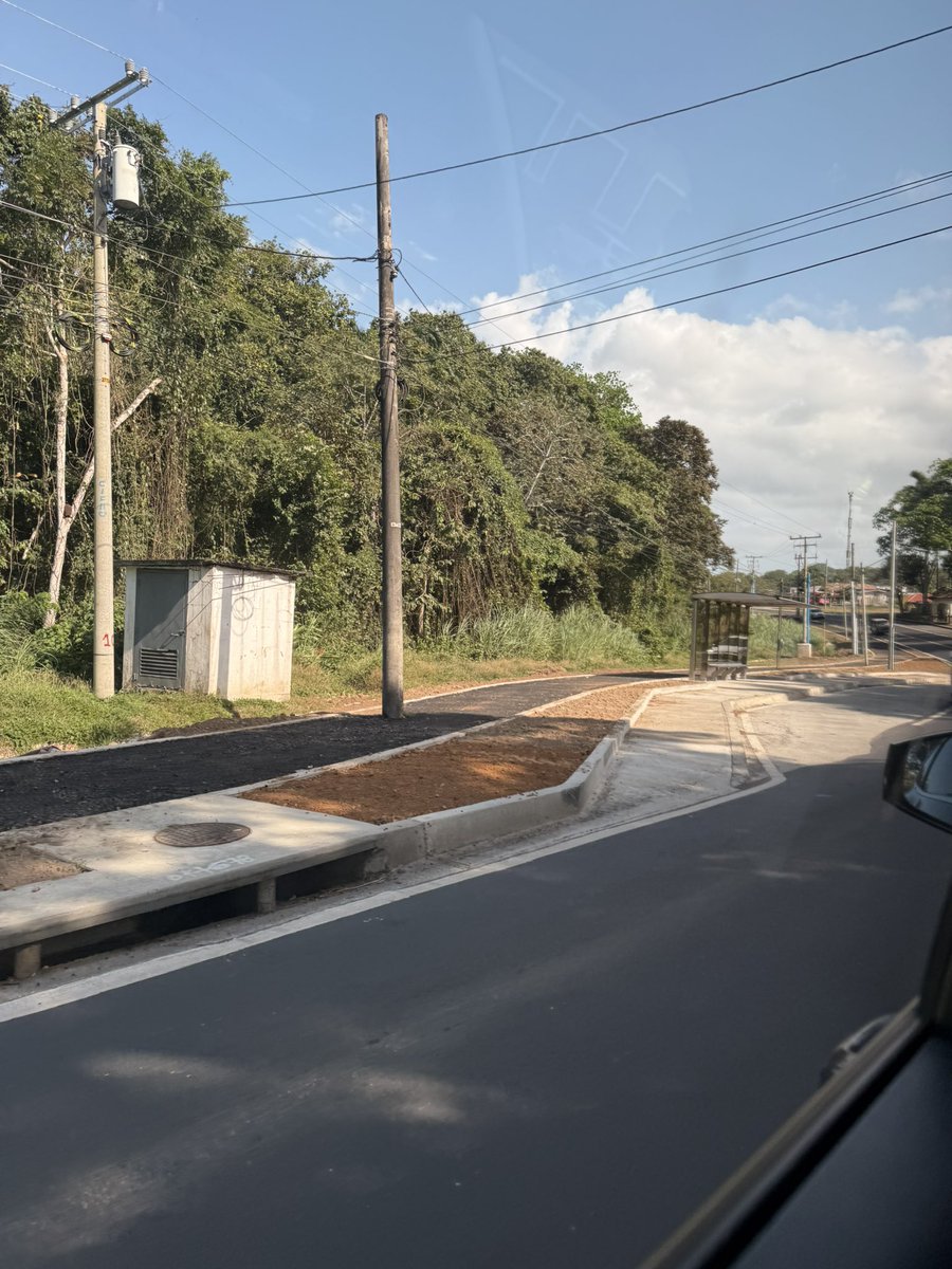 Recordatorio de que estamos en pleno Verano, y que aún no podemos usar la ciclovía de Clayton que está lista hace MESES porque no se han puesto de acuerdo para quitar los postes en medio de la vía  <a href="/MOPPma/">Ministerio de Obras Públicas de Panamá</a> <a href="/NaturgyPa/">Naturgy Panamá</a>