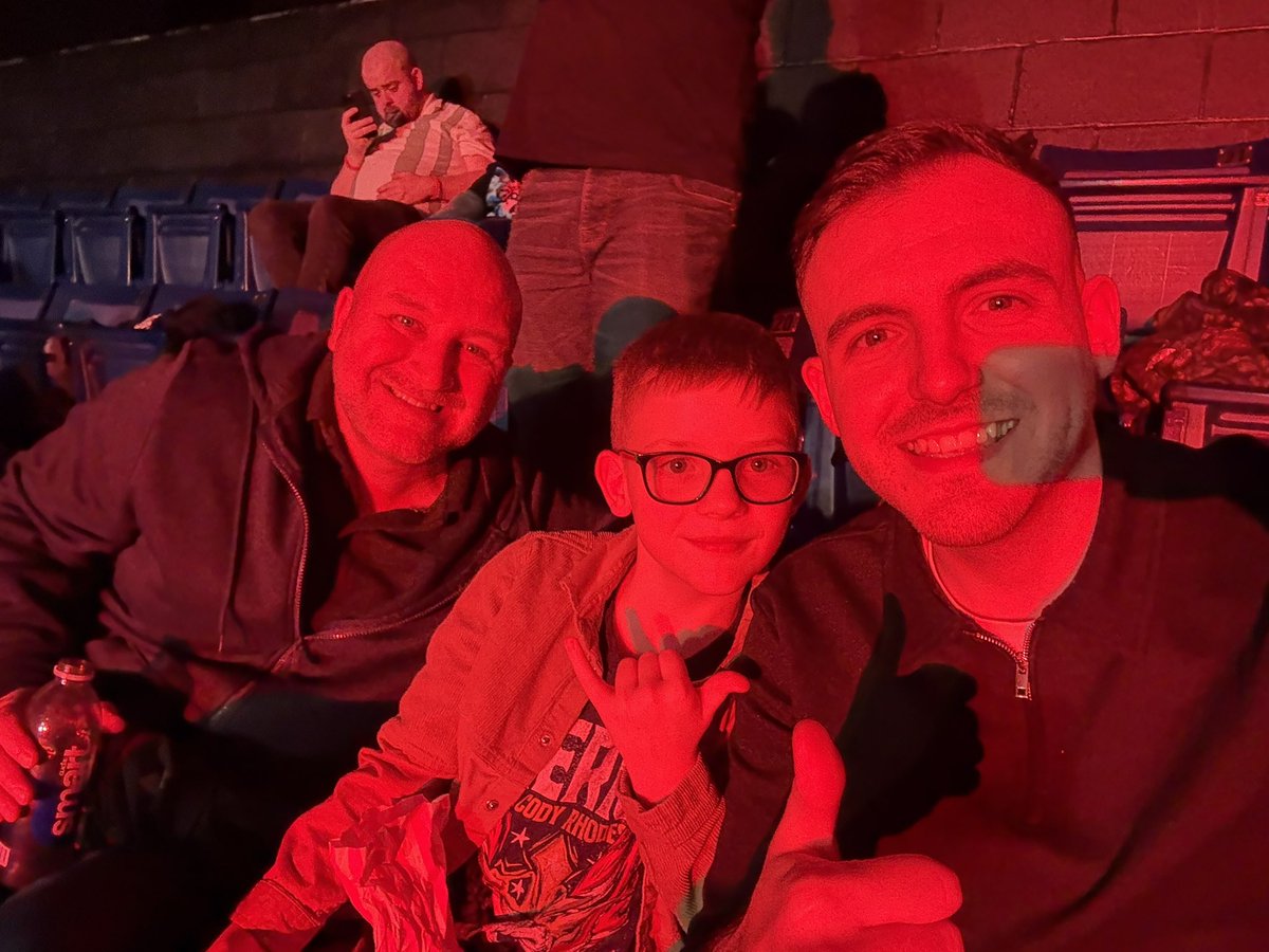 mitchellkirky's tweet photo. #WWENottingham https://t.co/8aCOi7LRjv