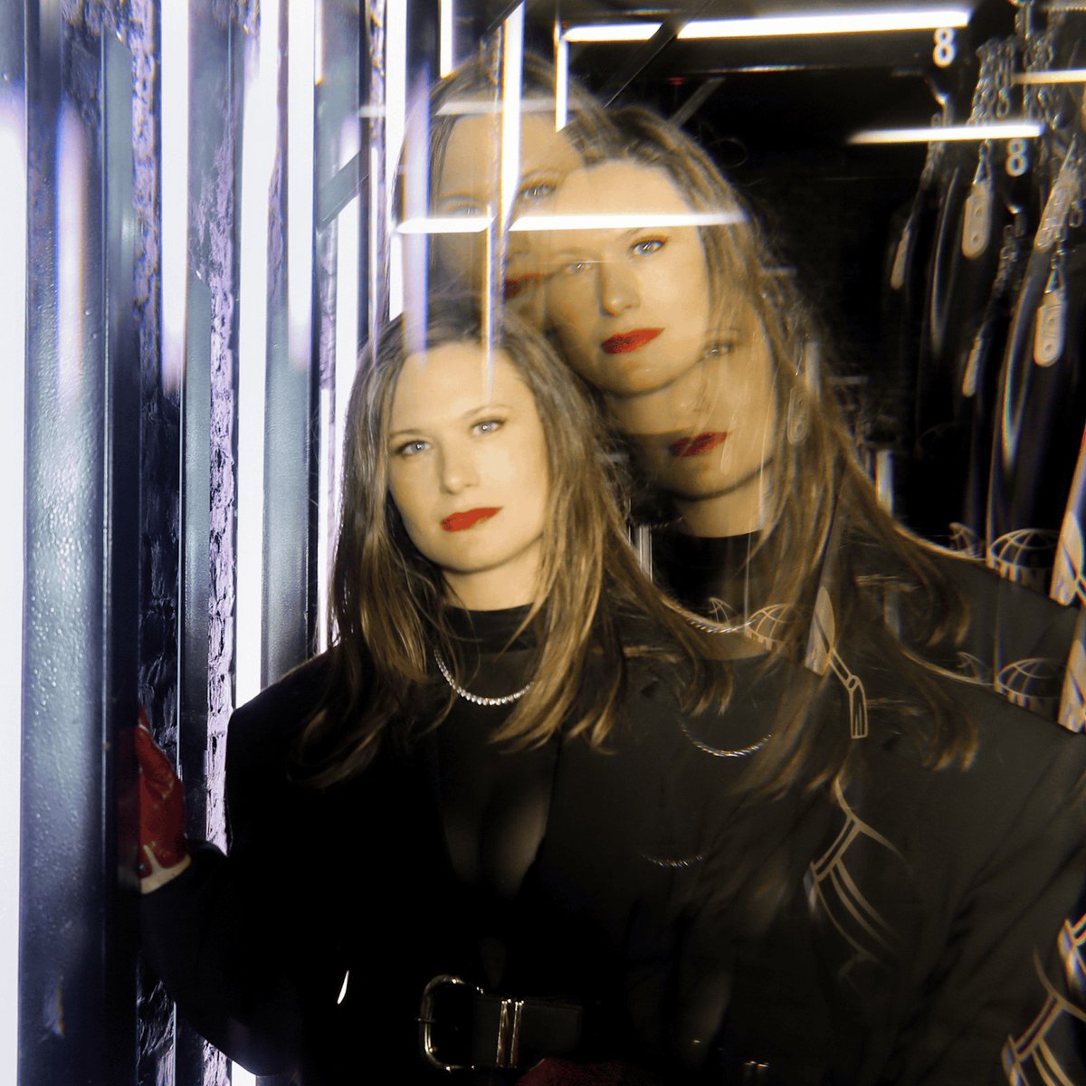 perfectradio1's tweet photo. Sundays Superb new music with..

Lauren Minear - Perfect Girl
Lucy Kruger &amp; The Lost Boys - Damp
Sin Cos Tan - In My House
Anna Smyrk - Skin Thinner

#beehivecandy &amp; all streaming now @ https://t.co/8kQYOoczYe https://t.co/NDQMYg24QC