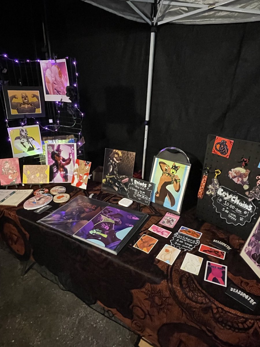 LoudChewToy's tweet photo. Hey SD puppies ! I’ll be vending today at Paws Out ! plenty of prints , original painting , stickers and charms ! see you there!  

thankyou @pup_ISO   and the paws out team for having me 🖤🖤 https://t.co/6VjG6Y8Ahq