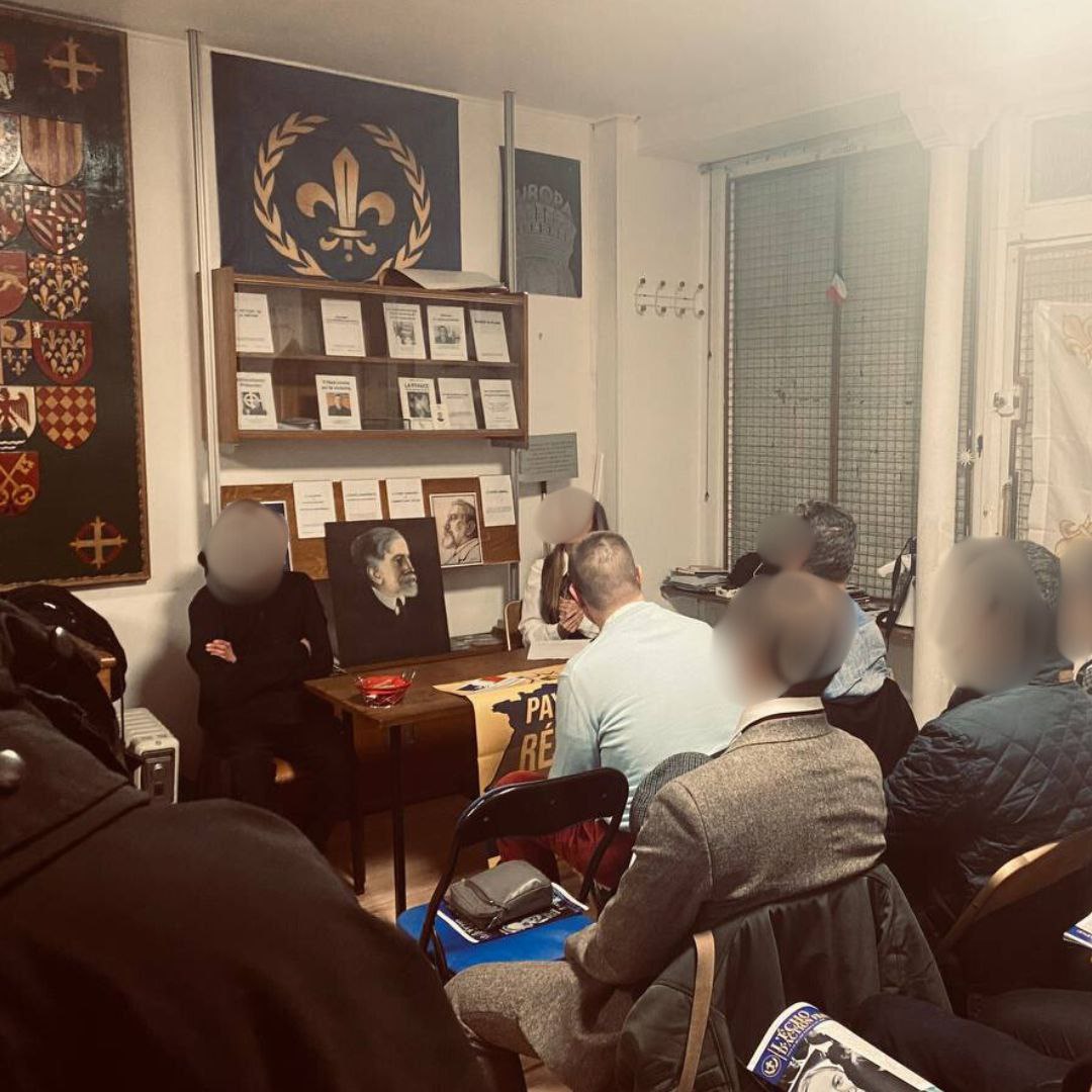 ✋🏻 Merci à la quarantaine de participants à la conférence de <a href="/HildaLefort/">Hilda Lefort</a>.
Un moment d’échanges rappelant la nécessité d’un engagement féminin nationaliste, et non féministe, pour restaurer la place de la femme dans la société française. 🇫🇷

#LesCaryatides #Engagement #Conférence