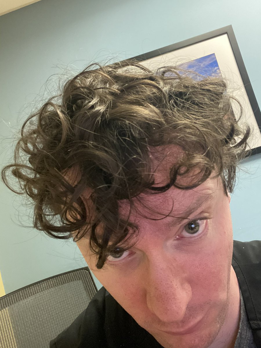 Jacque_a_dit's tweet photo. My curls are often messy but I’m learning to love them https://t.co/H8hoDCd269