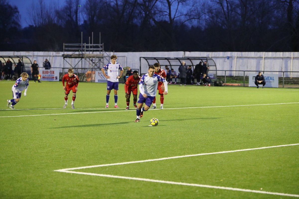 ActionPhotosTH tweet media