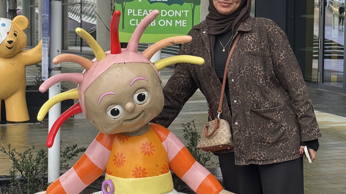 LOST IN MANCHESTER🧭 🐝?