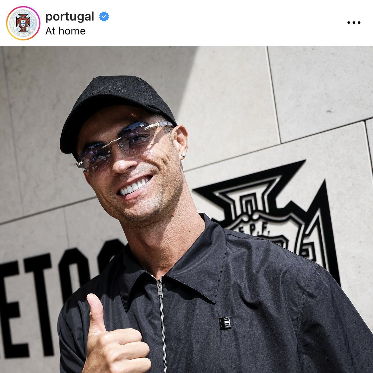 DekVines23's tweet photo. Lol, everyone out here claiming CR7 wears their eyewear with AI… @BelvoirCo don’t need that. https://t.co/mCdn4qHwkF