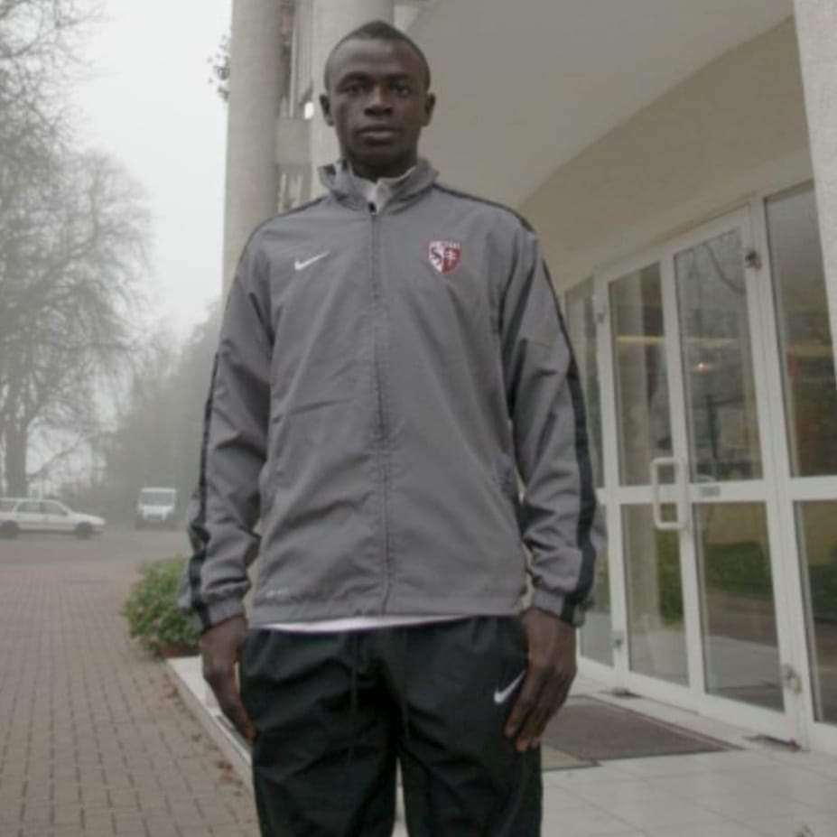 AfricaFirsts's tweet image. Sadio Mane of Senegal's 🇸🇳 emotional picture at French club, Metz in 2011.

He wanted a picture to send to his mother, but since he didn’t have a camera, he asked a reporter to take one for him.

The Reporter then ask for his email address to send it, but he had none. 

In the…