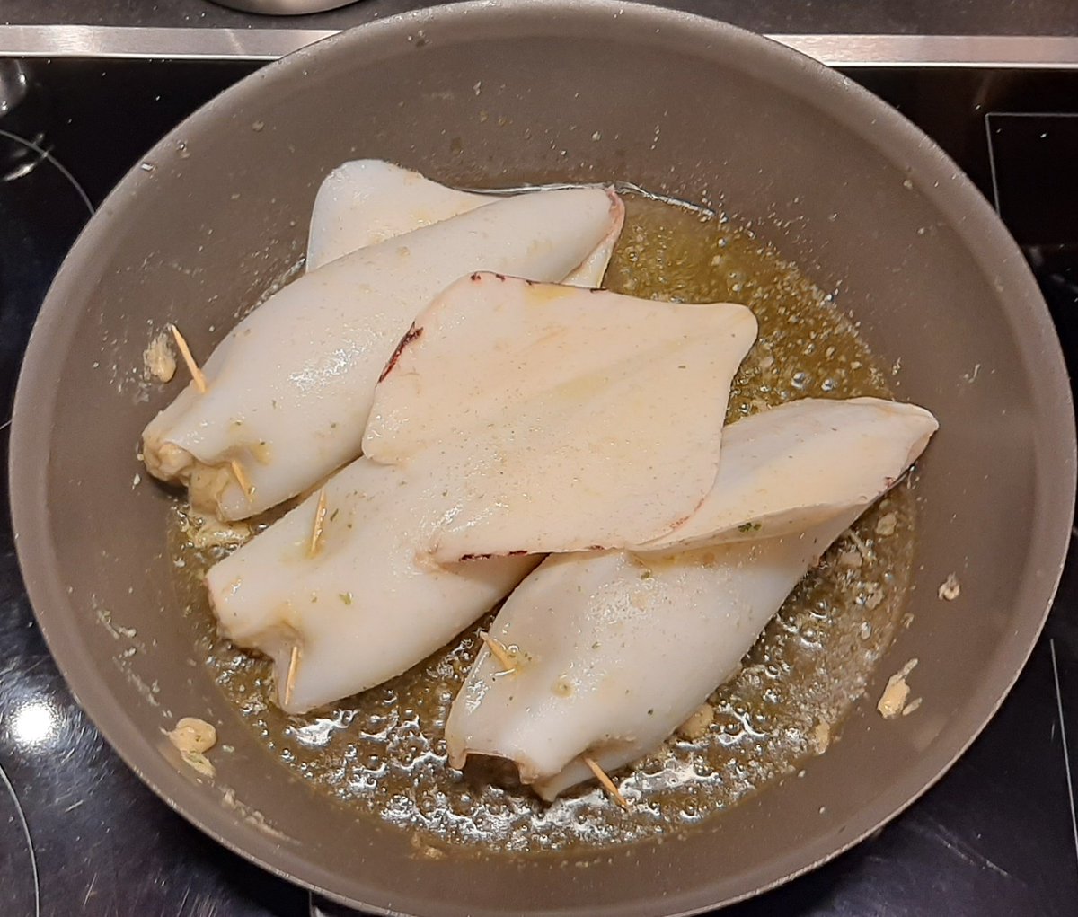 VittorioMerlo's tweet photo. Calamari ripieni in umido https://t.co/LCYrfLA7NY