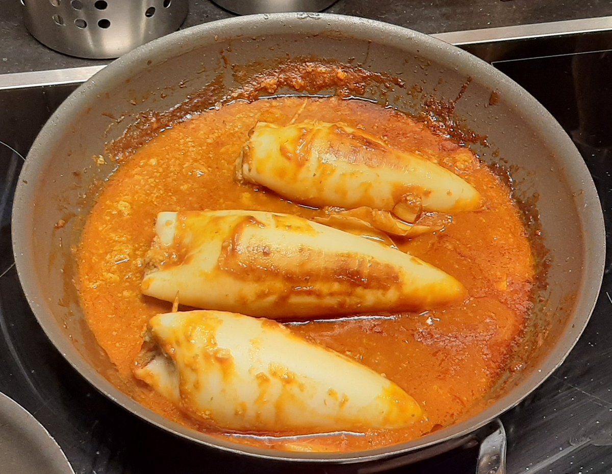 VittorioMerlo's tweet photo. Calamari ripieni in umido https://t.co/LCYrfLA7NY