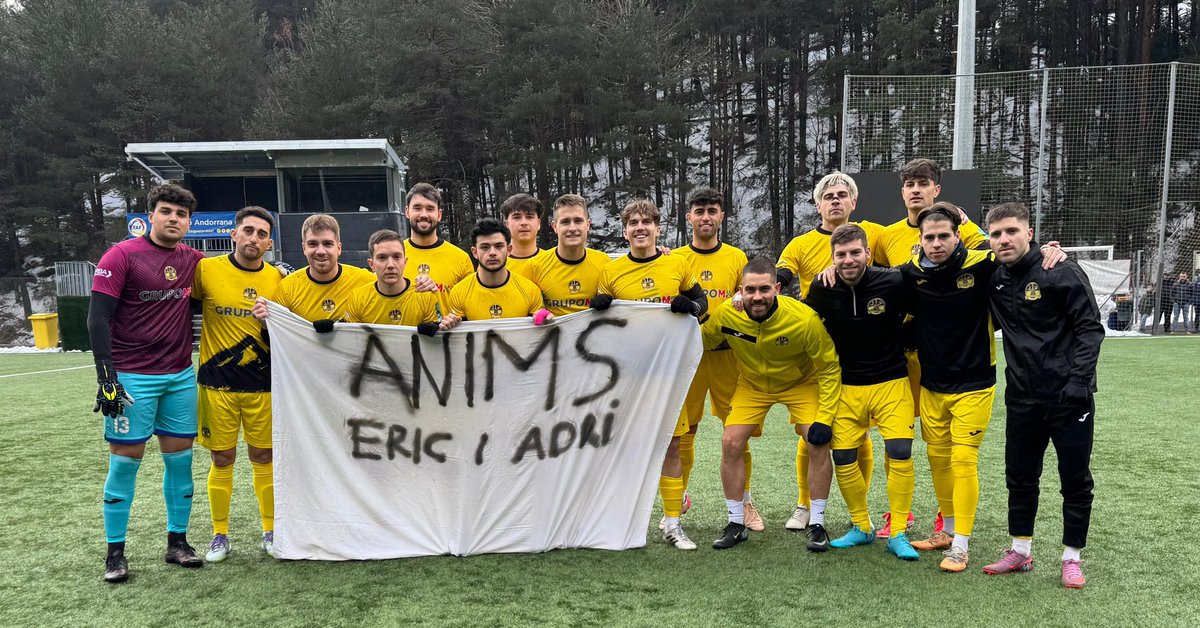 XeskoAnd's tweet photo. La parte mas amarga del futbol son las lesiones! Pero al resto del equipo nos sirve de motivación para seguir trabajando y dedicaros goles!!

Ánimos Eric Carmona y Adri López!

💛🖤 Força UE B! https://t.co/weUWMyztw5