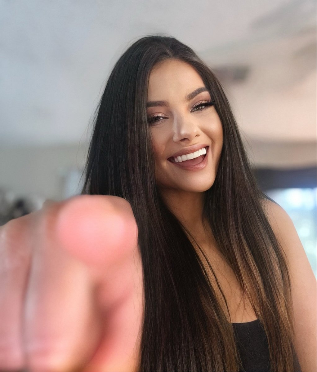 3vynAria's tweet photo. Hahahah your cock is pathetic 🙃🤣 https://t.co/I79C5z4JVQ