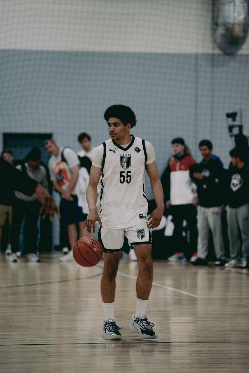 It's not a discussion the production speaks for itself <a href="/devwright3/">Devin Wright</a> Is a division 1 basketball player, I don't care what yall talking about with that portal. We are  watching this kid get it done at a high level on a top 25 in america Redondo Union team. #TeamCPSA #Pro16League