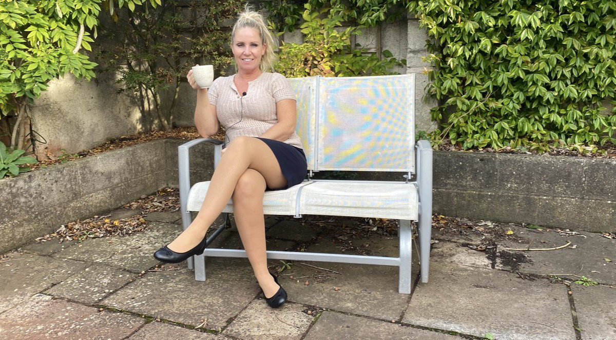 smokeyplaces20's tweet image. Cosy and sensible weekend outfit ❤️
Bit of shopping and coffee out with my gorgeous bestie Sarah ☕️💋
Perfect day ✨
Links: foxygeekgirl.com

#WeekendMood #BestieCatchUp #CosyStyle #Tights #LegsInTights