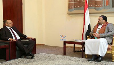 عاش الرئيس الشهيد صالح الصماد قائدا فريدا ومجاهدا شجاعا لا يهاب الموت فأحبه اليمنيون وتشرف التاريخ بتوثيق سيرته وتخليد بطولاته في أنصع الصفحات الخالدة. #رجل_المسؤولية
