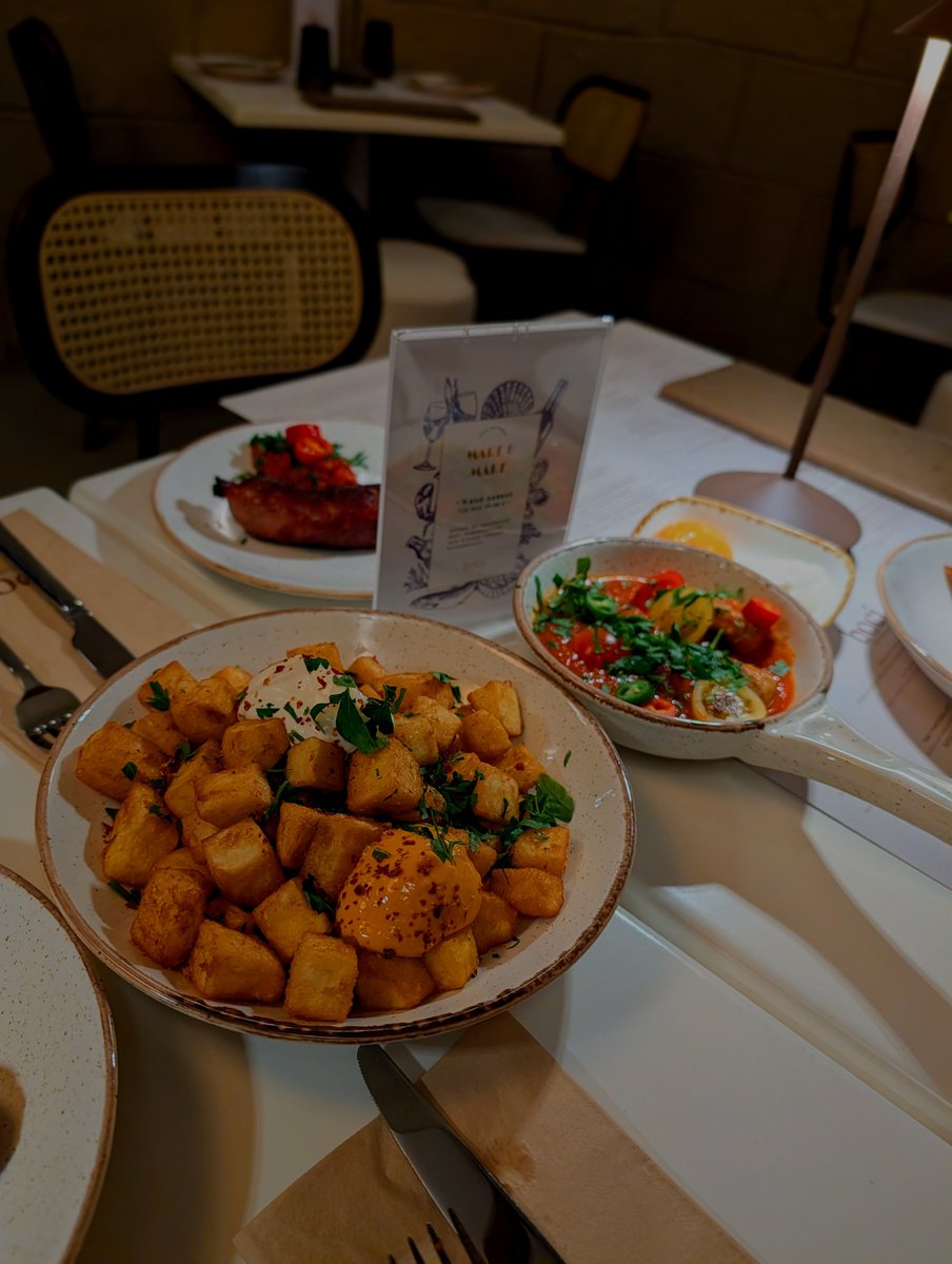 SK Emlux 🩷 tweet media