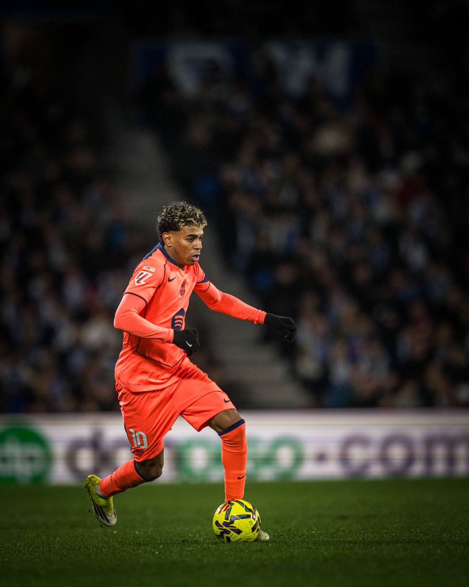 45+3 Lamine Yamal est servi dans la surface et oblige Remiro à la parade sur sa frappe enroulée. Le Barça pousse (1-0) #RealSociedadBarça