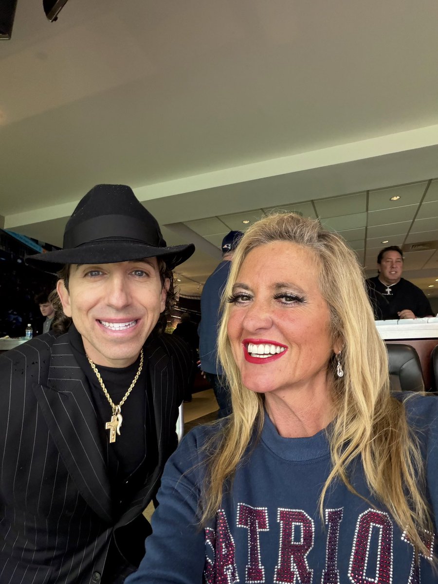 seanstellato's tweet photo. Best time of year for football 🏈
Back at Gillette—where legends are made. Electric energy, unreal backdrop.
Fired up to cheer my paisan @tommydevito.
@Patriots Nation is hungry. One step closer to SF.

#JanuaryFootball #NFLPlayoffs #TommyDeVito  #PatriotNation #BuiltForThis https://t.co/NmpHTbKpuB